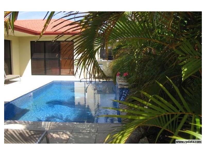2140 Beaufort Way, Hope Island QLD 4212