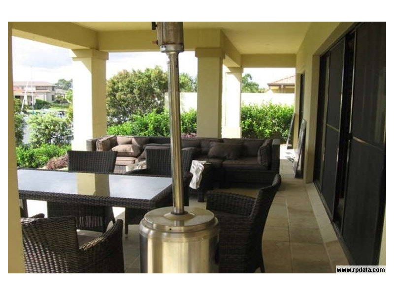 2140 Beaufort Way, Hope Island QLD 4212