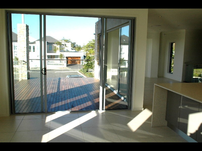 13 Onshore Place, Helensvale QLD 4212