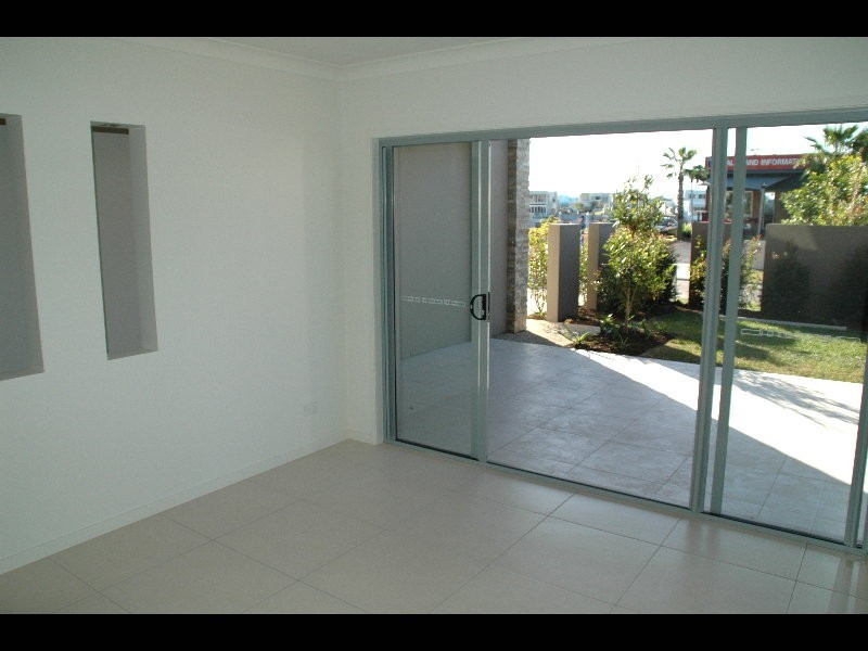 13 Onshore Place, Helensvale QLD 4212