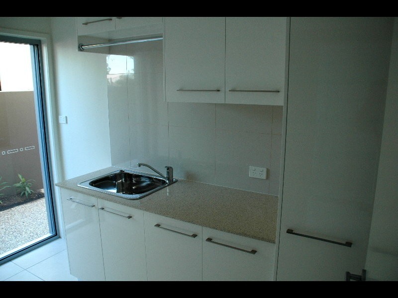 13 Onshore Place, Helensvale QLD 4212