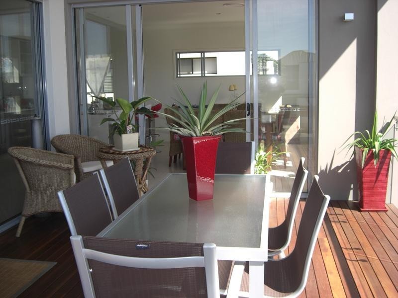 13 Onshore Place, Helensvale QLD 4212