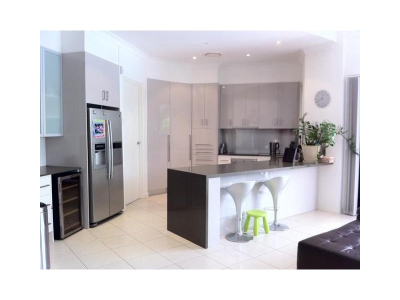 2556 CRESSBROOK DRIVE, Hope Island QLD 4212