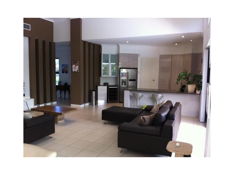 2556 CRESSBROOK DRIVE, Hope Island QLD 4212