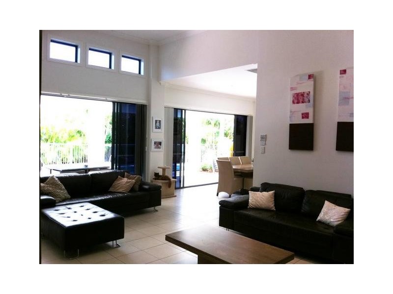 2556 CRESSBROOK DRIVE, Hope Island QLD 4212