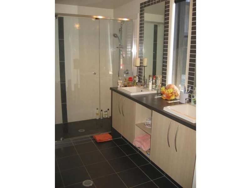 6 RUTHENIUM CRT, Hope Island QLD 4212