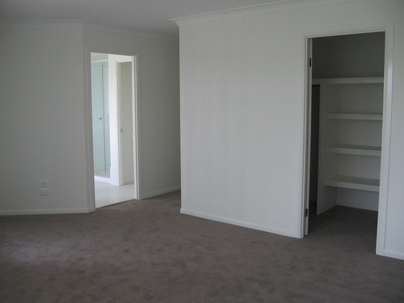 51/51 SICKLE AVE, Hope Island QLD 4212