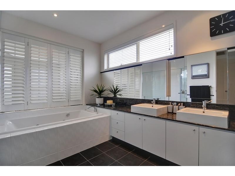 2525 Gracemere Circuit North, Hope Island QLD 4212