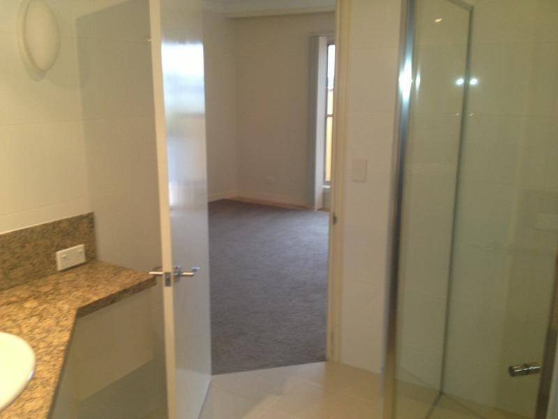 18/14 Pendraat Parade, Hope Island QLD 4212