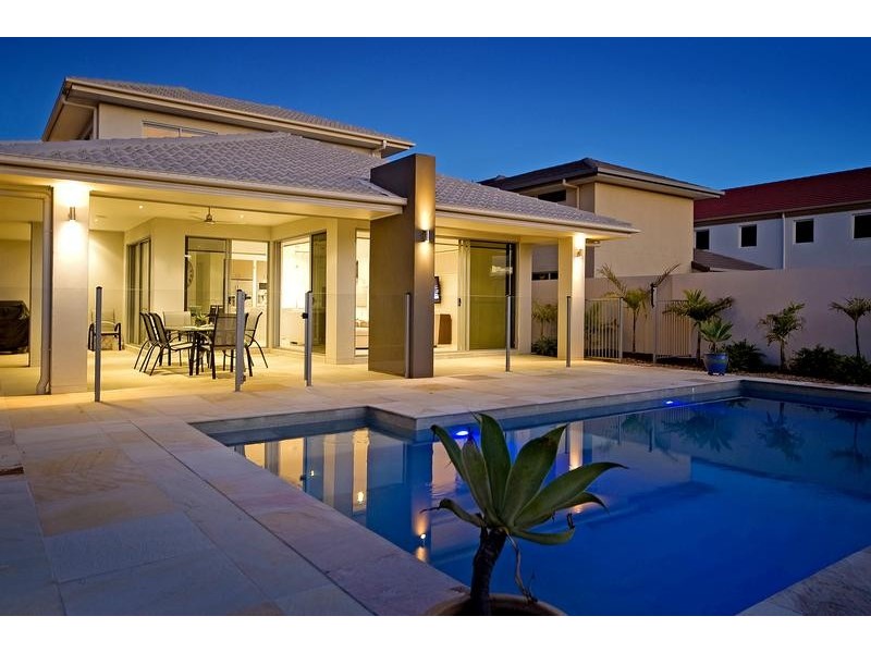 2542 Gracemere Cct West, Hope Island QLD 4212