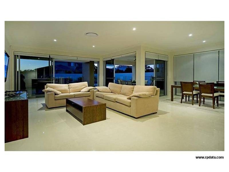 2542 Gracemere Cct West, Hope Island QLD 4212