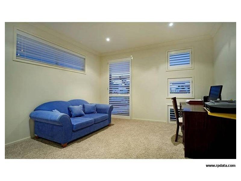 2542 Gracemere Cct West, Hope Island QLD 4212