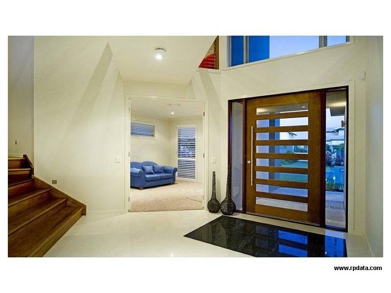 2542 Gracemere Cct West, Hope Island QLD 4212