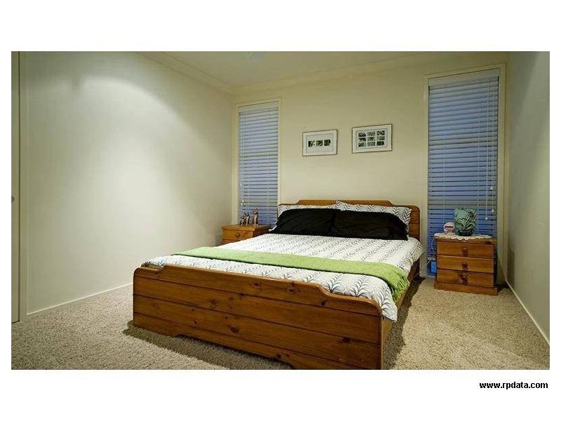 2542 Gracemere Cct West, Hope Island QLD 4212