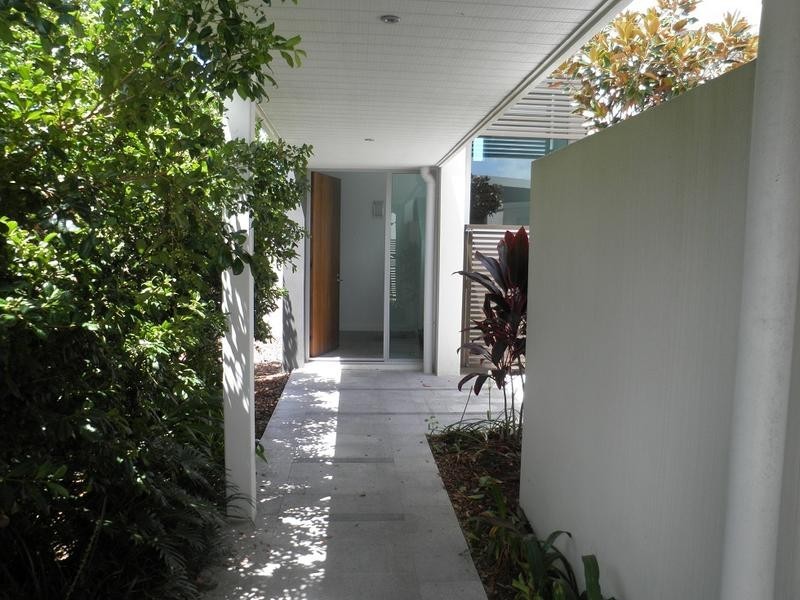 7502 Springfield Drive, Hope Island QLD 4212