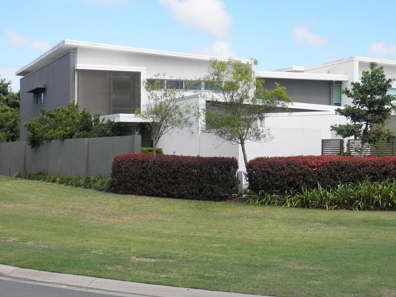 7502 Springfield Drive, Hope Island QLD 4212