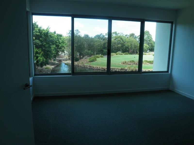 7502 Springfield Drive, Hope Island QLD 4212