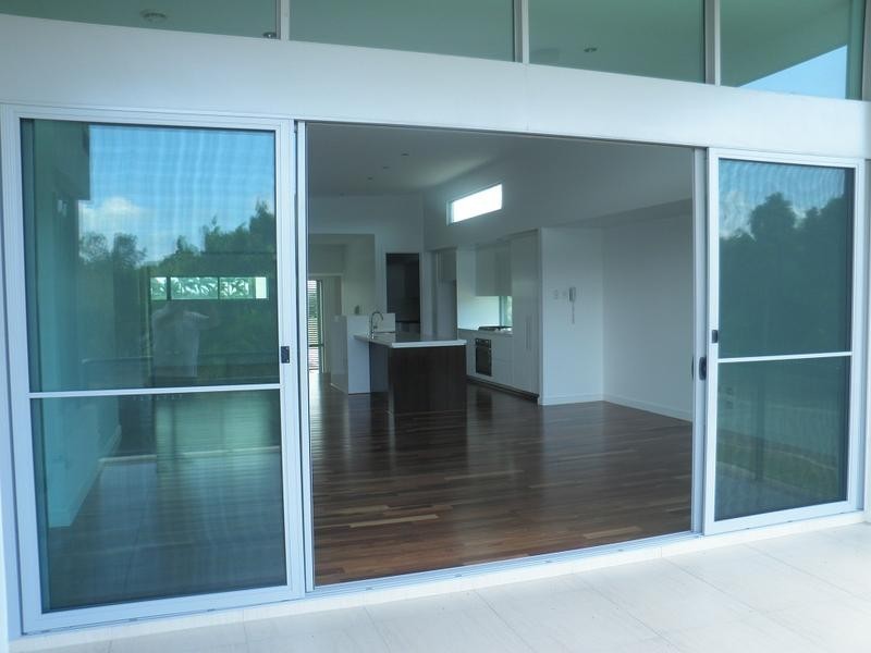 7502 Springfield Drive, Hope Island QLD 4212