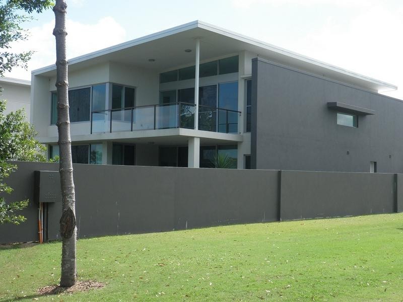 7502 Springfield Drive, Hope Island QLD 4212