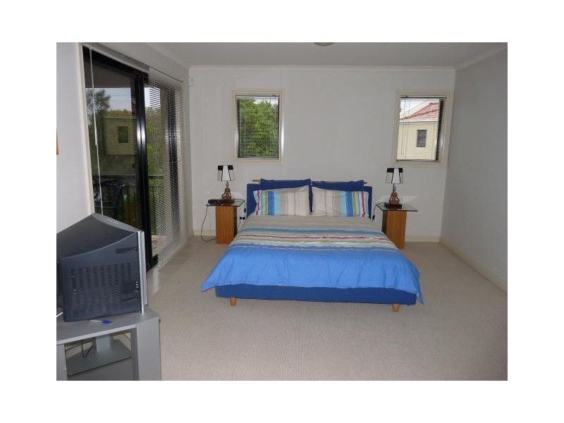 8841 MAGNOLIA DRIVE, Hope Island QLD 4212