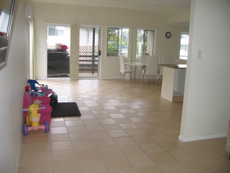 21 AKOONAH ST, Hope Island QLD 4212