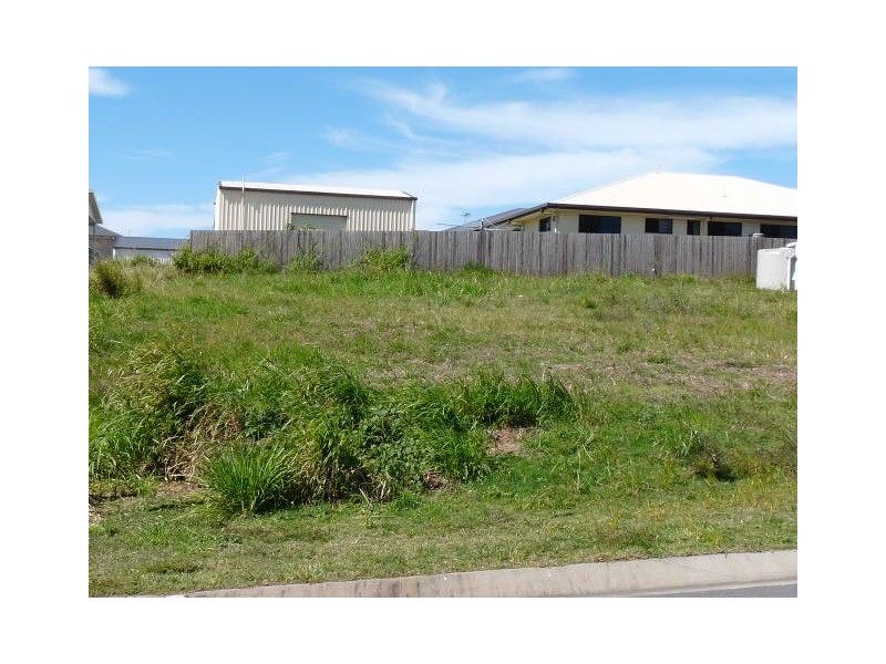 33 Douglas Crescent, Rural View QLD 4740