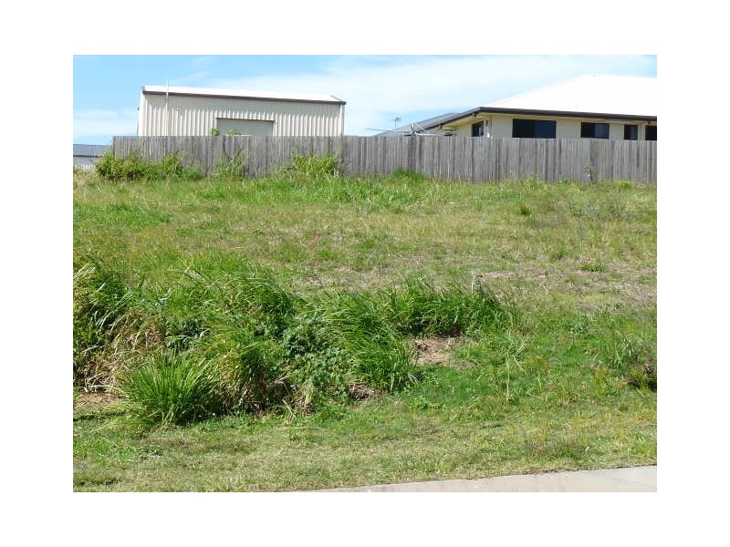33 Douglas Crescent, Rural View QLD 4740