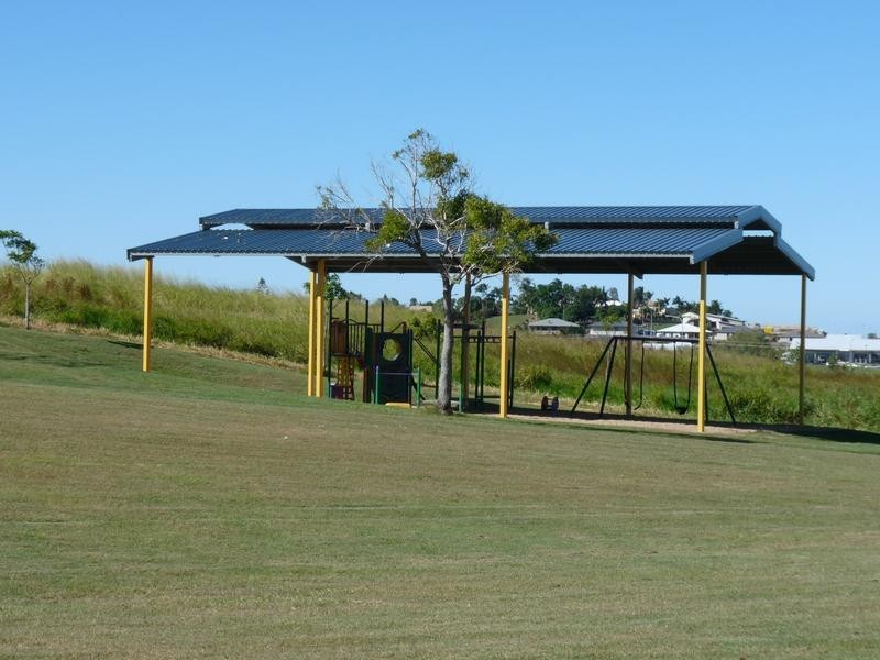 33 Douglas Crescent, Rural View QLD 4740