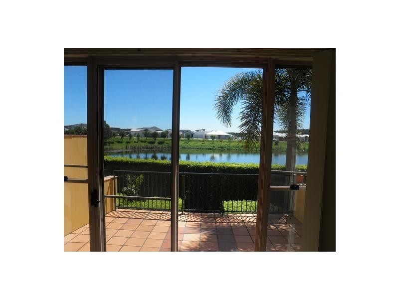 Hope Island QLD 4212