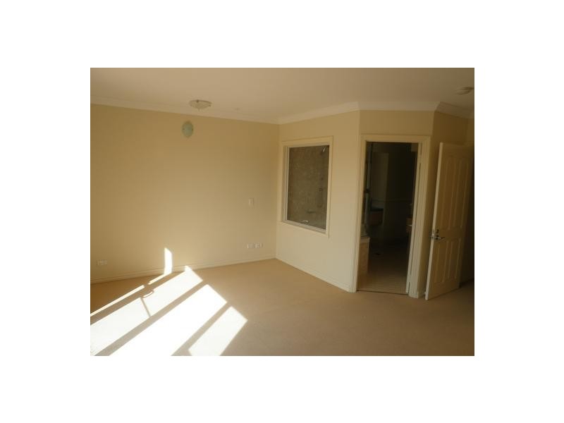 Hope Island QLD 4212