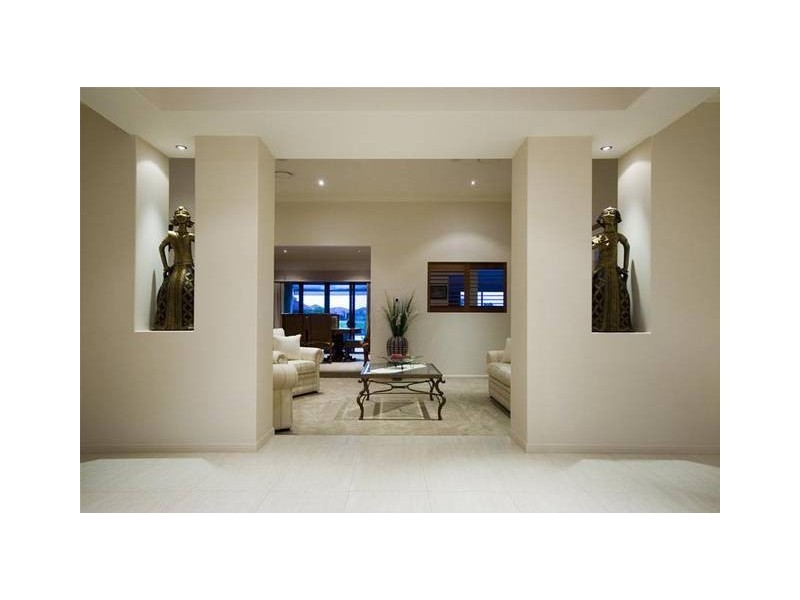 8 MANDOLIN AVE, Hope Island QLD 4212