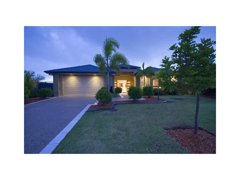 8 MANDOLIN DRIVE, Hope Island QLD 4212