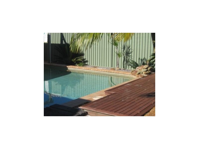 16 Burrinjuck Drive, Coombabah QLD 4216