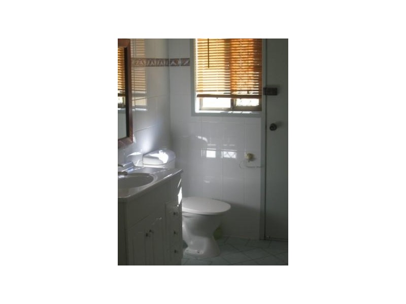 16 Burrinjuck Drive, Coombabah QLD 4216