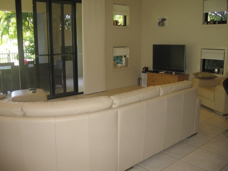 6018 CALARDO AVE, Hope Island QLD 4212