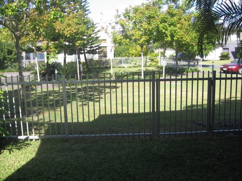 6018 CALARDO AVE, Hope Island QLD 4212