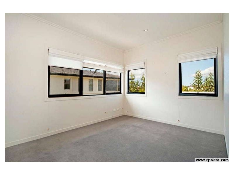 6018 CALARDO AVE, Hope Island QLD 4212