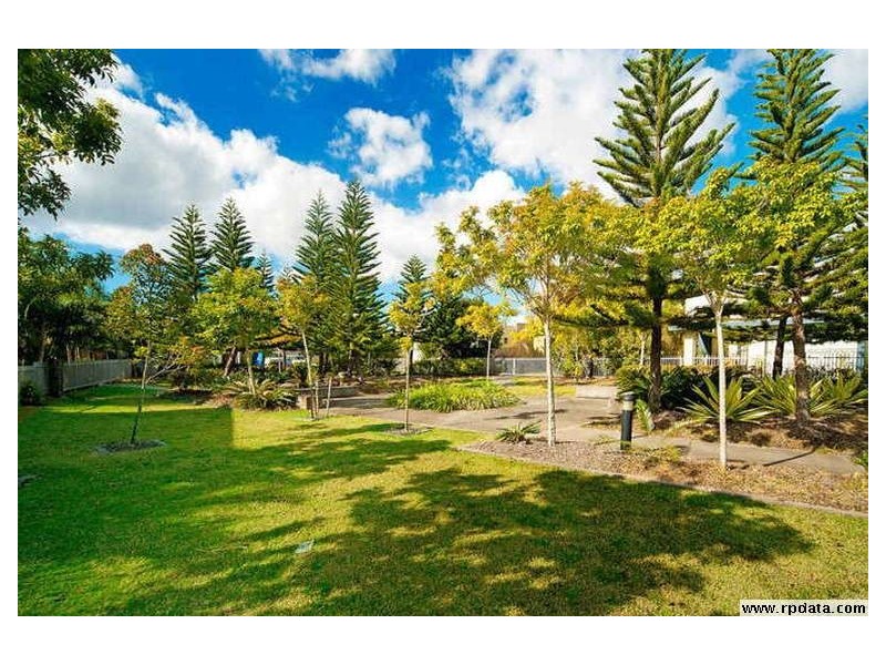 6018 CALARDO AVE, Hope Island QLD 4212