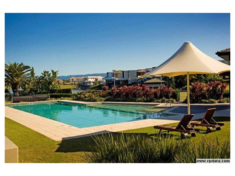 6018 CALARDO AVE, Hope Island QLD 4212