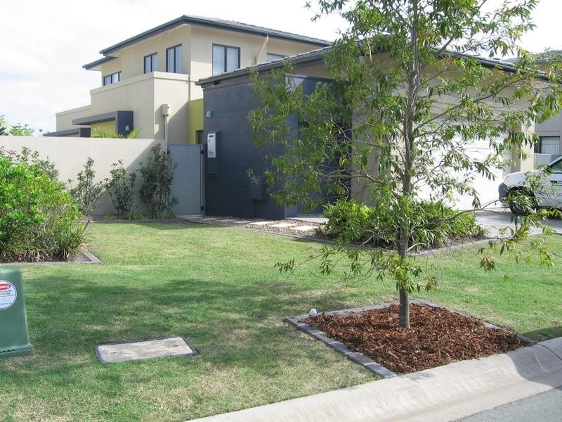 6018 CALARDO AVE, Hope Island QLD 4212