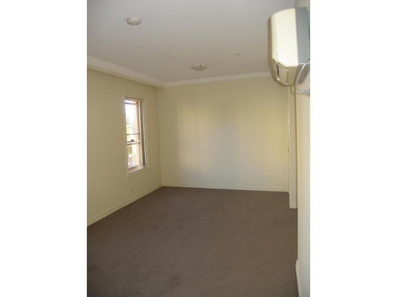 18/14 PENDRAAT PARADE, Hope Island QLD 4212