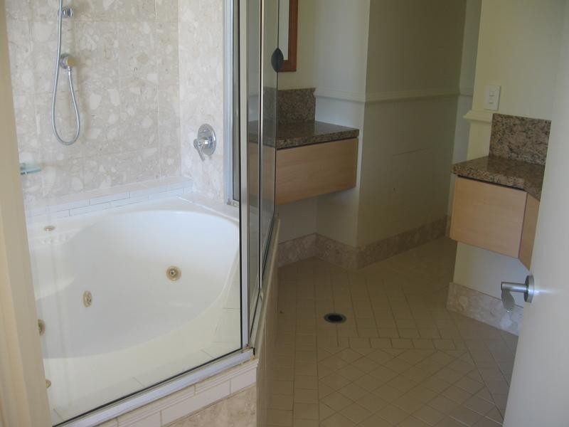 18/14 PENDRAAT PARADE, Hope Island QLD 4212