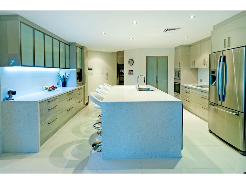 1050 Rosebank Way, Hope Island QLD 4212