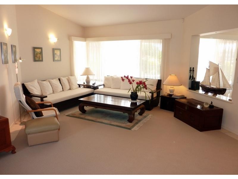 1 Windchimes Way, Helensvale QLD 4212