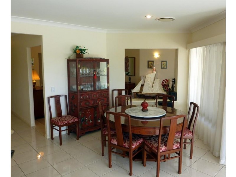 1 Windchimes Way, Helensvale QLD 4212