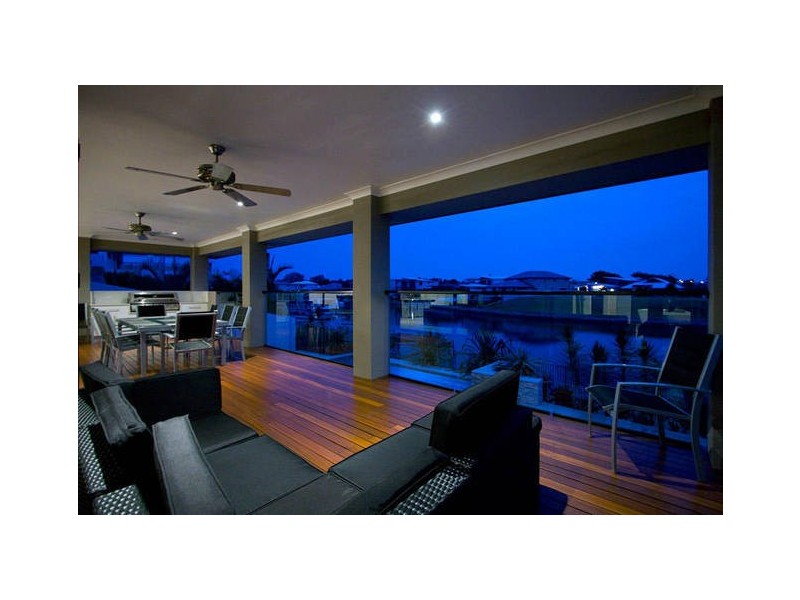 49 SOUTHAVEN DRIVE, Hope Island QLD 4212