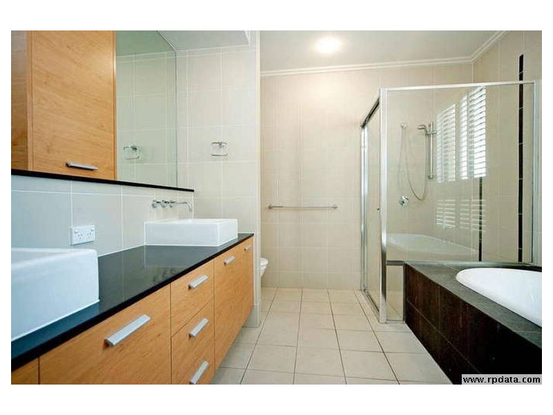 6018 CALARDO AVE, Hope Island QLD 4212