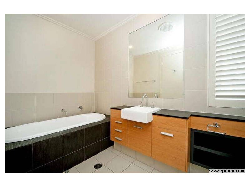 6018 CALARDO AVE, Hope Island QLD 4212