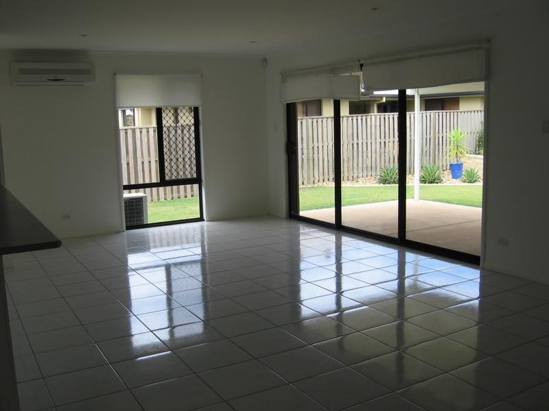4 SAILAWAY CRT, Coomera QLD 4209