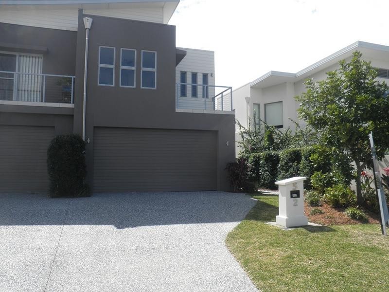 2/5 South Quay Drive, Biggera Waters QLD 4216